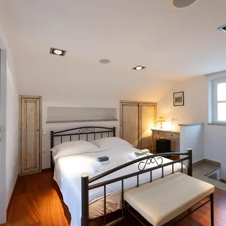 Apartman Mama House *